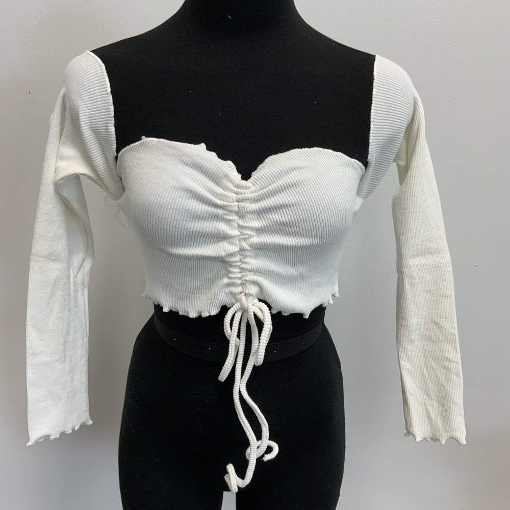 Ruched tie crop top with 3/4 attached sleeves